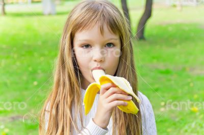 Girl are eating banana