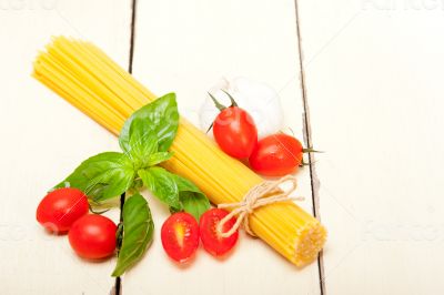 Italian spaghetti pasta tomato and basil