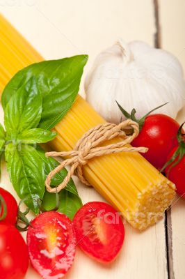 Italian spaghetti pasta tomato and basil