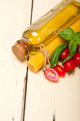 Italian spaghetti pasta tomato and basil