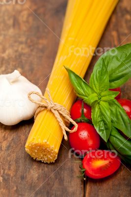 Italian spaghetti pasta tomato and basil