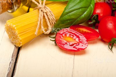 Italian spaghetti pasta tomato and basil