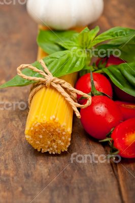 Italian spaghetti pasta tomato and basil