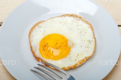 egg sunny side up