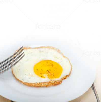 egg sunny side up