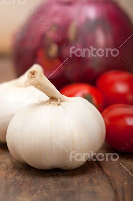 onion garlic and tomatoes