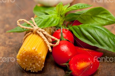 Italian spaghetti pasta tomato and basil