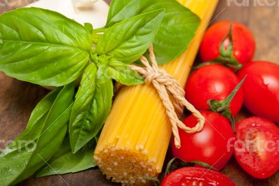 Italian spaghetti pasta tomato and basil