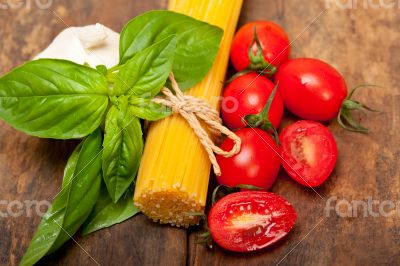 Italian spaghetti pasta tomato and basil