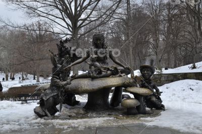 Statue Alice in Central Park