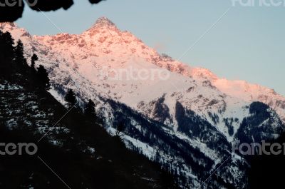 Way to Kheerganga Village