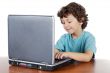 Child whit laptop