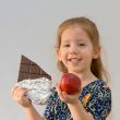 What is better? (focus on the apple)
