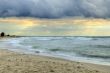 Clouds ofer the beach