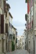 Uzes 3