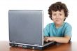Child whit laptop