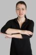 woman has fold one`s arms