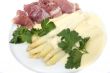 White asparagus with ham and hollandaise sauce