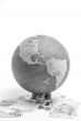 Globe, Economy