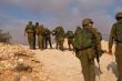 Israeli soldiers excersice in a desert
