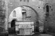 Perugia - Old fountain and arch