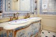 vintage bath room