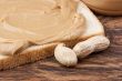 Bread is smeared Peanut butter