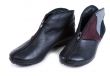 Feminine leather shoe with corduroy insertion