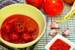Meatballs with tomato sauce